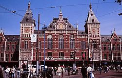 Amsterdam_Centraal_front.jpg